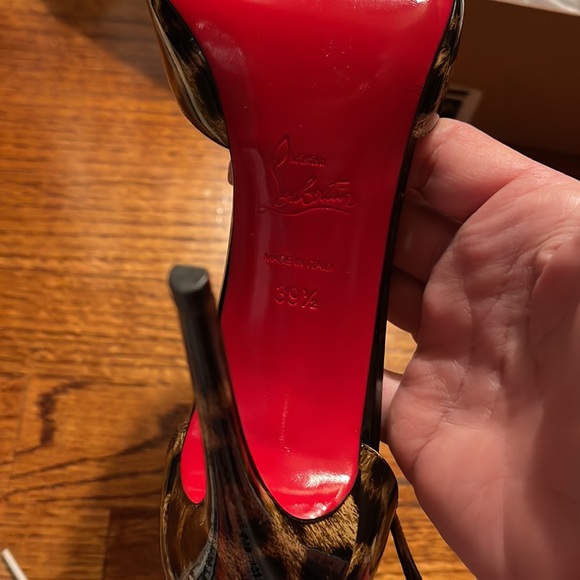 Christian Louboutin  Senora 100 PAT Leopardino
39.5 BRAND NEW - Picture 3 of 6